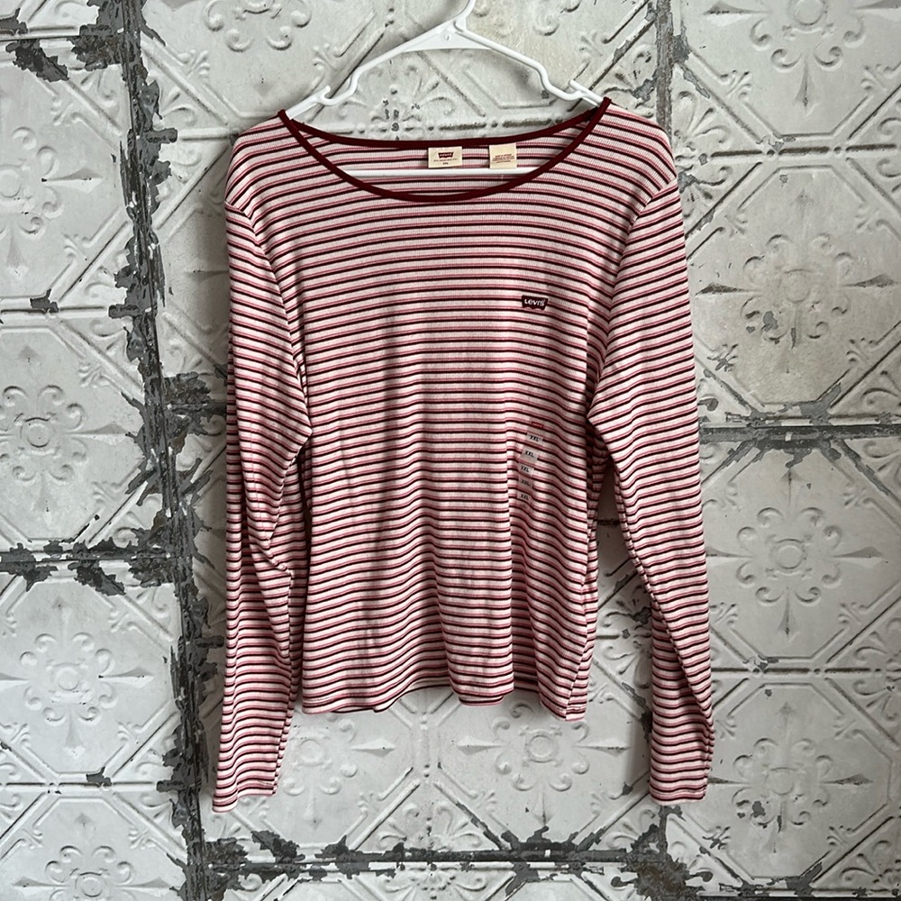 Brand new Levi’s stripped tee
